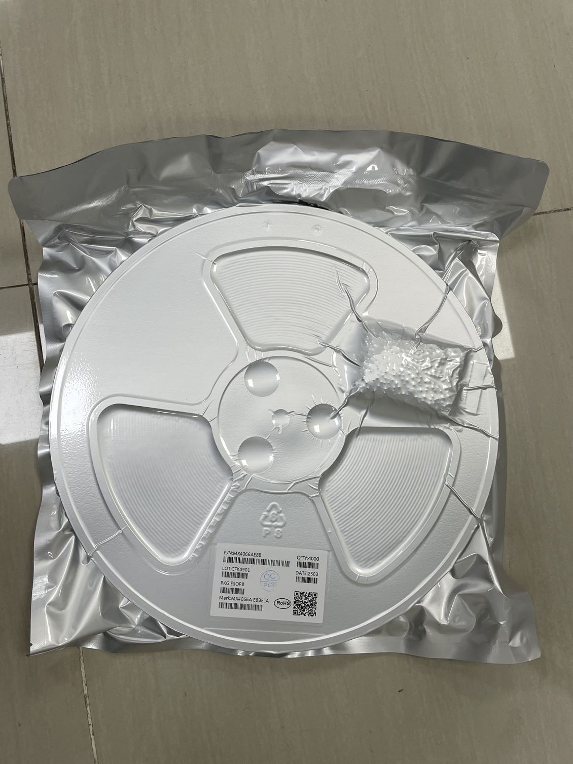 深圳MX4066是一款应用在座充上的充电IC，不接电池空载测试LED灯不跳闪